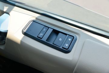 ���� �����A5X�п� ��ֵ�� 245���� 4X2 6.8����ʽ�ػ���(����)(HFC5181XXYP2K3A50KS)ͼƬ