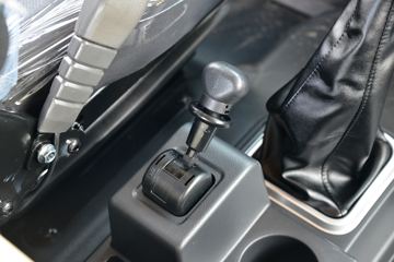 ���� �����A5X�п� ��ֵ�� 245���� 4X2 6.8����ʽ�ػ���(����)(HFC5181XXYP2K3A50KS)ͼƬ