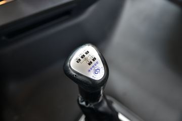 ���� �����A5X�п� ��ֵ�� 245���� 4X2 6.8����ʽ�ػ���(����)(HFC5181XXYP2K3A50KS)ͼƬ