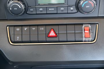 ���� �����A5X�п� ��ֵ�� 245���� 4X2 6.8����ʽ�ػ���(����)(HFC5181XXYP2K3A50KS)ͼƬ