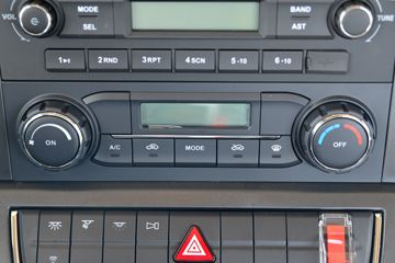 ���� �����A5X�п� ��ֵ�� 245���� 4X2 6.8����ʽ�ػ���(����)(HFC5181XXYP2K3A50KS)ͼƬ