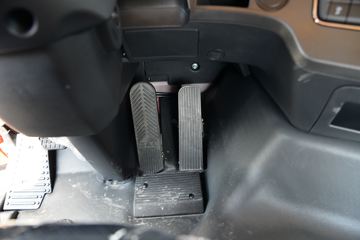 ���� �����A5X�п� ��ֵ�� 245���� 4X2 6.8����ʽ�ػ���(����)(HFC5181XXYP2K3A50KS)ͼƬ