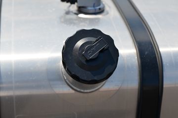 ���� �����A5X�п� ��ֵ�� 245���� 4X2 6.8����ʽ�ػ���(����)(HFC5181XXYP2K3A50KS)ͼƬ