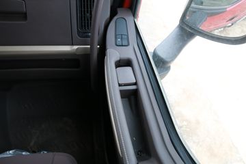�������� ����H7�ؿ� 460���� 6X4 LNGǣ����(����)ͼƬ