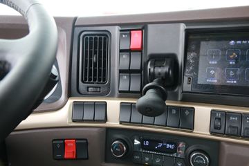 �������� ����H7�ؿ� 460���� 6X4 LNGǣ����(����)ͼƬ