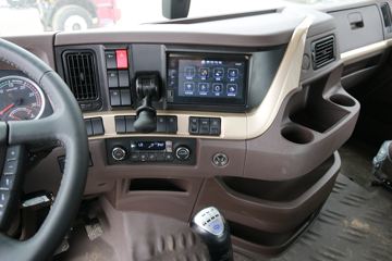 �������� ����H7�ؿ� 460���� 6X4 LNGǣ����(����)ͼƬ