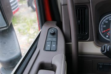 �������� ����H7�ؿ� 460���� 6X4 LNGǣ����(����)ͼƬ