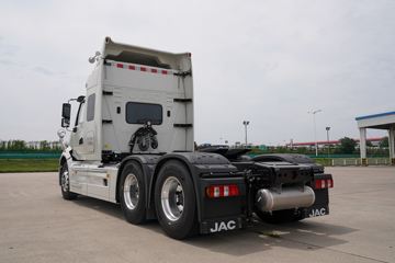 跨越V7&nbsp;牵引车外观                                                图片