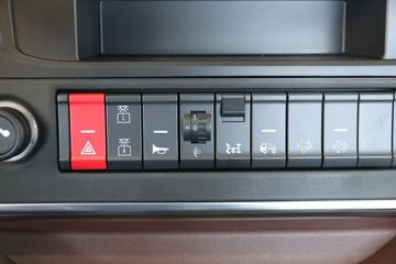 �������ó� ������6 ����� 200���� 4X2 5.5���泵��(����)ͼƬ