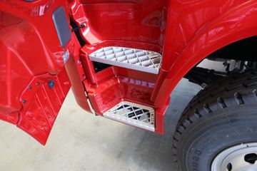 �������ó� ������6 ����� 200���� 4X2 5.5���泵��(����)ͼƬ