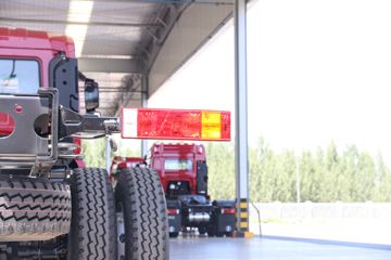 �������ó� ������6 ����� 200���� 4X2 5.5���泵��(����)ͼƬ