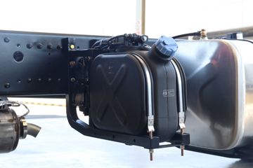 �������ó� ������6 ����� 200���� 4X2 5.5���泵��(����)ͼƬ