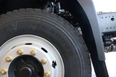 陕汽商用车 轩德翼6 新锐版 200马力 4X2 5.5米随车吊(国六)(SX5180JSQGP6521)