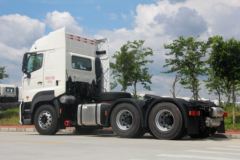 广汽日野 700智臻重卡 450马力 6X4危险品牵引车(国六)