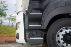 广汽日野 700智臻重卡 450马力 6X4危险品牵引车(国六)