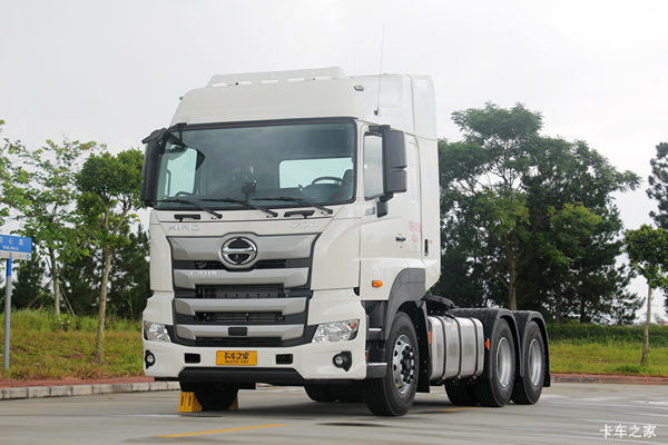 广汽日野 700智臻重卡 450马力 6X4牵引车(宽高顶)(国六)