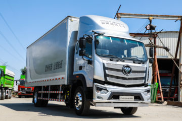 福田 欧航AR系 270马力 4X2 6.8米翼开启厢式载货车(国六)(高顶)(BJ5188XYKKPFK-AD1)