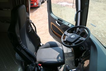 �����ؿ� ����X6000 560���� 6X4 AMT�Զ���ǣ����(SX4259GD4Q2)ͼƬ