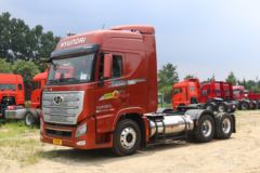 现代商用车 新一代创虎 460马力 6X4 LNG牵引车(国六)(CHM4250KPQ52NT)