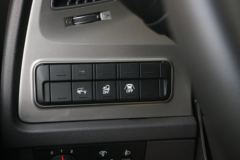 现代商用车 新一代创虎 460马力 6X4 LNG牵引车(国六)(CHM4250KPQ52NT)