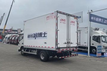 ���� ˧��Q6����ʿ 160���� 4X2 4.015����س�(����)ͼƬ