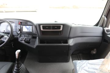 �й����� �ǵ¿�SITRAK G5�ؿ� 270���� 4X2 6.8�ײ�դʽ�ػ���(����)(����8��)ͼƬ