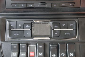 �й����� �ǵ¿�SITRAK G5�ؿ� 270���� 4X2 6.8�ײ�դʽ�ػ���(����)(����8��)ͼƬ