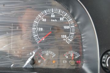 �й����� �ǵ¿�SITRAK G5�ؿ� 270���� 4X2 6.8�ײ�դʽ�ػ���(����)(����8��)ͼƬ