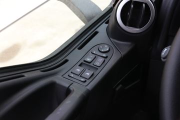 �й����� �ǵ¿�SITRAK G5�ؿ� 270���� 4X2 6.8�ײ�դʽ�ػ���(����)(����8��)ͼƬ