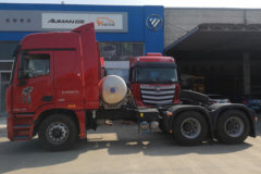 福田 欧曼GTL 质享版 460马力 6X4 LNG牵引车(国六)(BJ4259L6DLL-10)