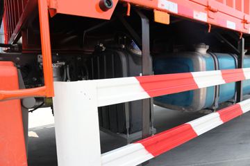 �й����� �ǵ¿�SITRAK G5�ؿ� 270���� 4X2 6.8�ײ�դʽ�ػ���(����)(����8��)ͼƬ