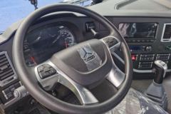 中国重汽成都商用车 豪沃V7-X 350马力 8X4 5.6米自卸车(国六)