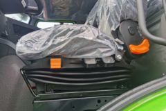 中国重汽成都商用车 豪沃V7-X 350马力 8X4 5.6米自卸车(国六)
