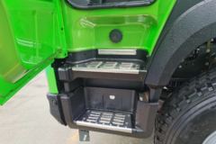 中国重汽成都商用车 豪沃V7-X 350马力 8X4 5.6米自卸车(国六)