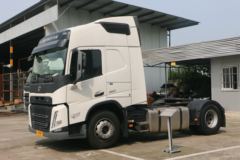沃尔沃 新FM重卡 460马力 4X2 自动挡牵引车(国六)