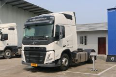 沃尔沃 新FM重卡 460马力 4X2 自动挡牵引车(国六)