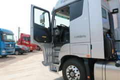 福田 欧曼EST 6系重卡 基本版 580马力 6X4 AMT自动挡牵引车(国六)(BJ4259Y6BHL-03)