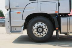 福田 欧曼EST 6系重卡 基本版 580马力 6X4 AMT自动挡牵引车(国六)(BJ4259Y6BHL-03)