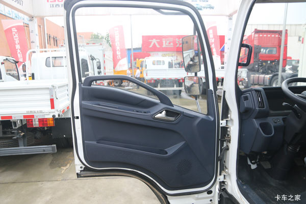 翼放ES载货车哈尔滨市火热促销中 让利高达0.3万