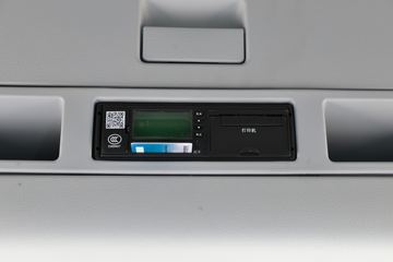 �������ó� ���KR 260���� 4X2 9.8����ʽ�ػ���(��Һ��)(����)(DFH5180XXYE8)ͼƬ