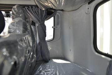 �������ó� ���KR 260���� 4X2 9.8����ʽ�ػ���(��Һ��)(����)(DFH5180XXYE8)ͼƬ