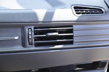 �������ó� ���KR 260���� 4X2 9.8����ʽ�ػ���(��Һ��)(����)(DFH5180XXYE8)ͼƬ