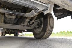 东风商用车 天锦KR 260马力 4X2 9.8米厢式载货车(带液缓)(国六)(DFH5180XXYE8)