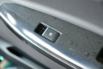 ���� ����M6 ������ 190���� 5.33�������ػ���(����)(��ɫ)ͼƬ