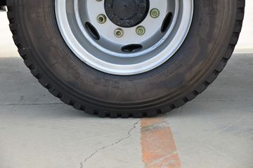 ���� ����M6 ������ 190���� 5.33�������ػ���(����)(��ɫ)ͼƬ