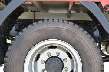 ���� ����M6 ������ 190���� 5.33�������ػ���(����)(��ɫ)ͼƬ