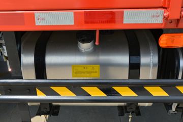 ���� ����M6 ������ 190���� 5.33�������ػ���(����)(��ɫ)ͼƬ