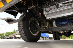 凯马 凯捷M6 尊享版 190马力 5.33米栏板载货车(国六)(红色)(KMC1162A420P6)