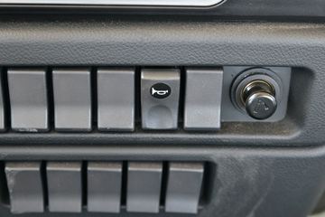 ���� ���� 220���� 4X2 6.75�������ػ���(����)(KMC1180A530P6)ͼƬ