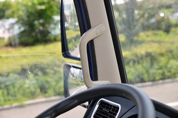 ���� ���� 220���� 6X2 5.2����ж��(����)ͼƬ